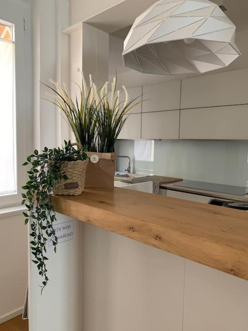 פררה Interno4Home: In Centro Storico Con Posto Auto מראה חיצוני תמונה