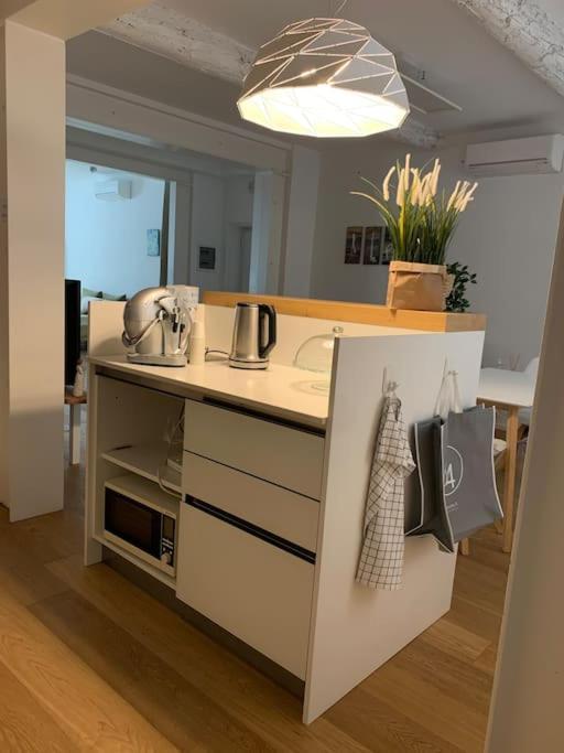 פררה Interno4Home: In Centro Storico Con Posto Auto מראה חיצוני תמונה
