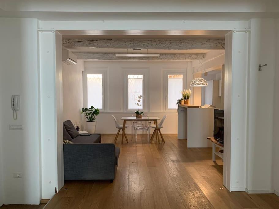 פררה Interno4Home: In Centro Storico Con Posto Auto מראה חיצוני תמונה